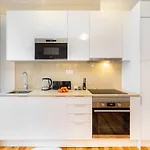 WHome Intendente Modern 1-Bed w/ Lift&AC in Top Notch Location